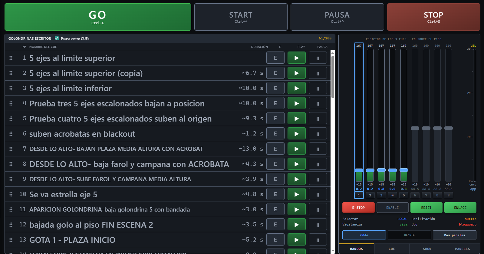 Consola de Operación, pestaña Mandos: la lista de CUEs del show y la posición de los nueve ejes.